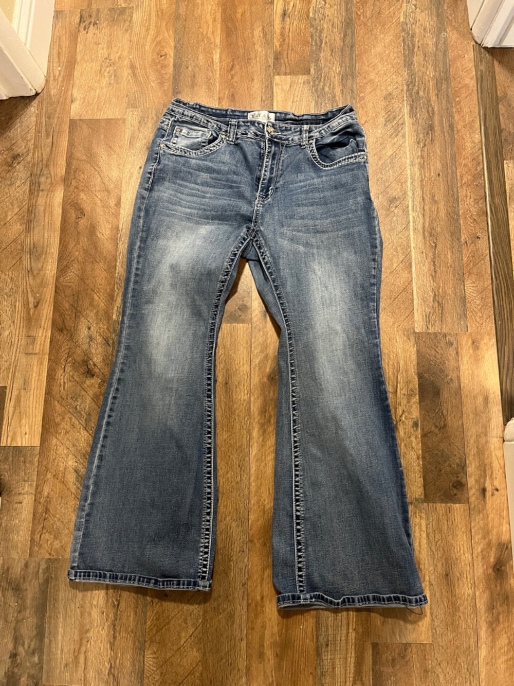 Women's Medium Wash Flare Jeans - Classic Wide Leg Denim